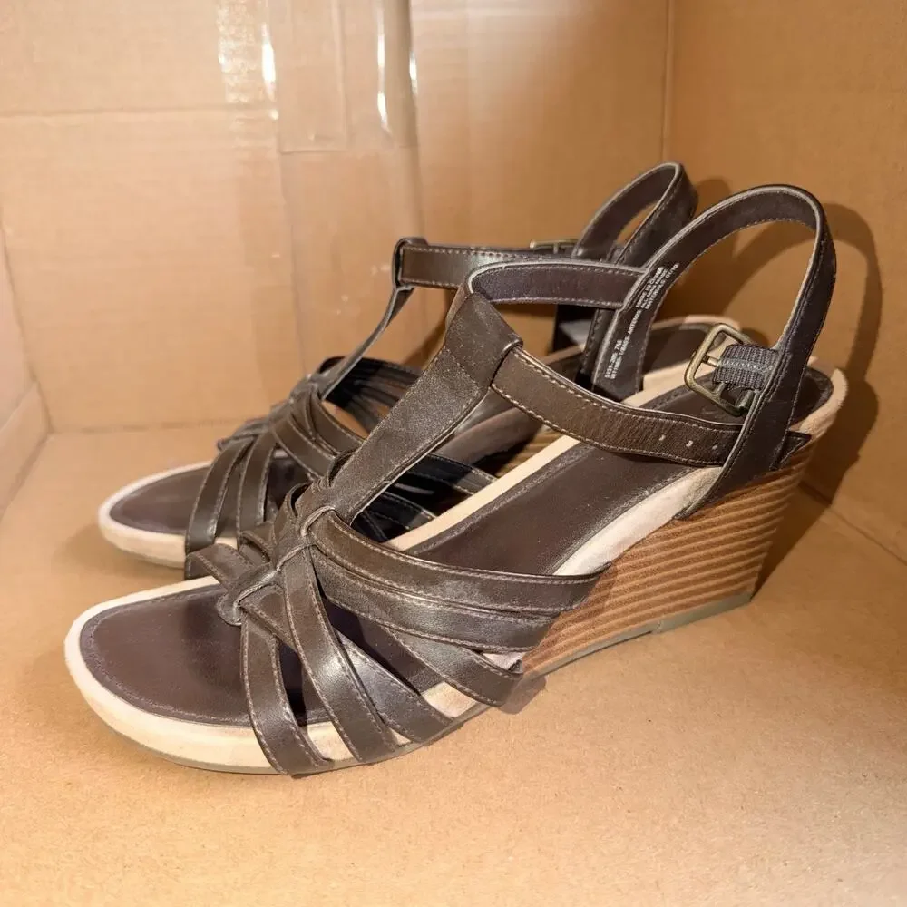 Y2K Bass Artemis Womens Strappy Wedge Sandals Brown T Strap Size 7 High Heel
